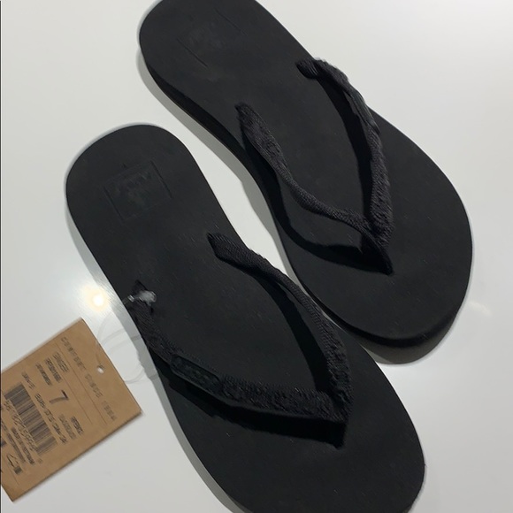 Reef Ginger Flip Flops - Picture 5 of 6